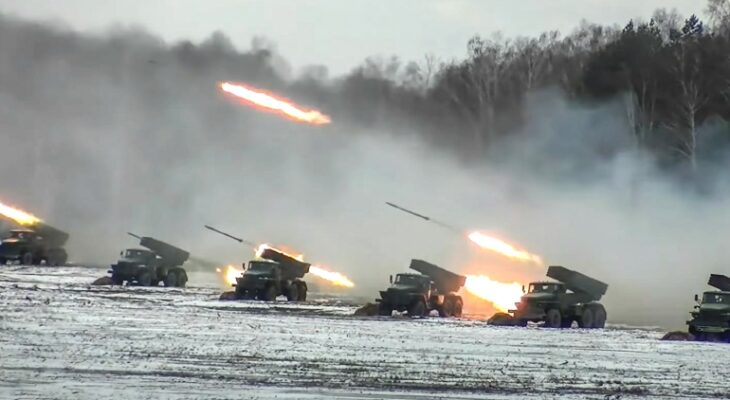 Handout video grab released by the Russian defence ministry on February 4, 2022 shows multiple rocket launchers firing on a snow-covered field during joint exercises of the armed forces of Russia and Belarus as part of an inspection of the Union State's response force, at a firing range in Belarus. (Photo by Handout/Russian defence ministry/AFP) / RESTRICTED TO EDITORIAL USE - MANDATORY CREDIT "AFP PHOTO/ RUSSIAN DEFENCE MINISTRY" - NO MARKETING - NO ADVERTISING CAMPAIGNS - DISTRIBUTED AS A SERVICE TO CLIENTS
