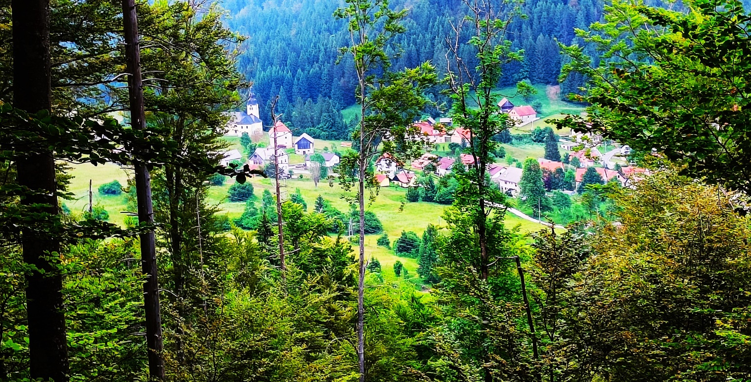 Slika, ki vsebuje besede pokrajina, na prostem, trava, rastlina

Opis je samodejno ustvarjen