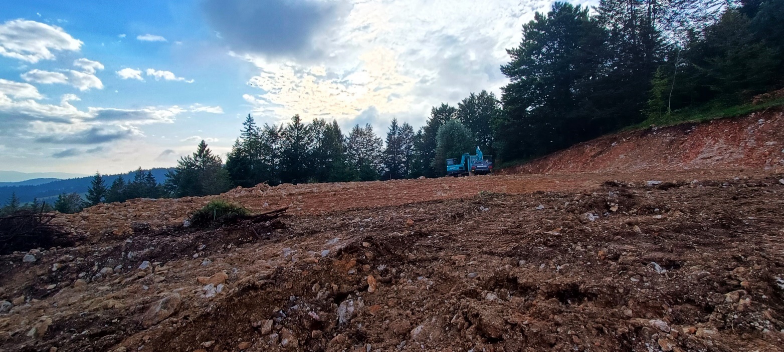 Slika, ki vsebuje besede na prostem, nebo, oblak, pokrajina

Opis je samodejno ustvarjen