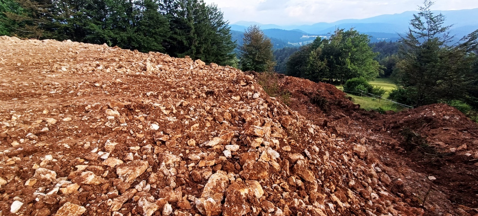 Slika, ki vsebuje besede na prostem, nebo, pokrajina, tla

Opis je samodejno ustvarjen