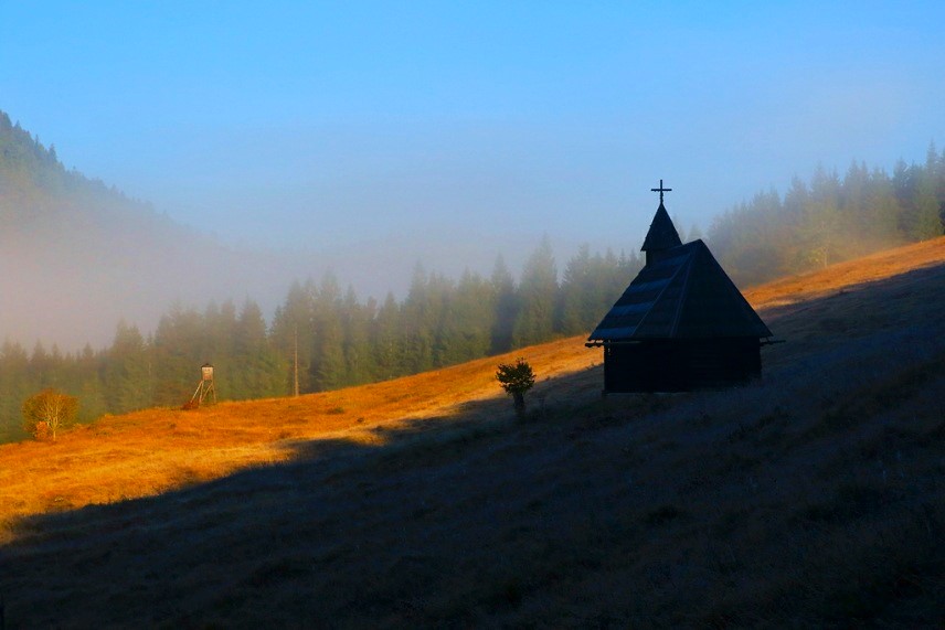 Slika, ki vsebuje besede na prostem, trava, nebo, pokrajina

Opis je samodejno ustvarjen