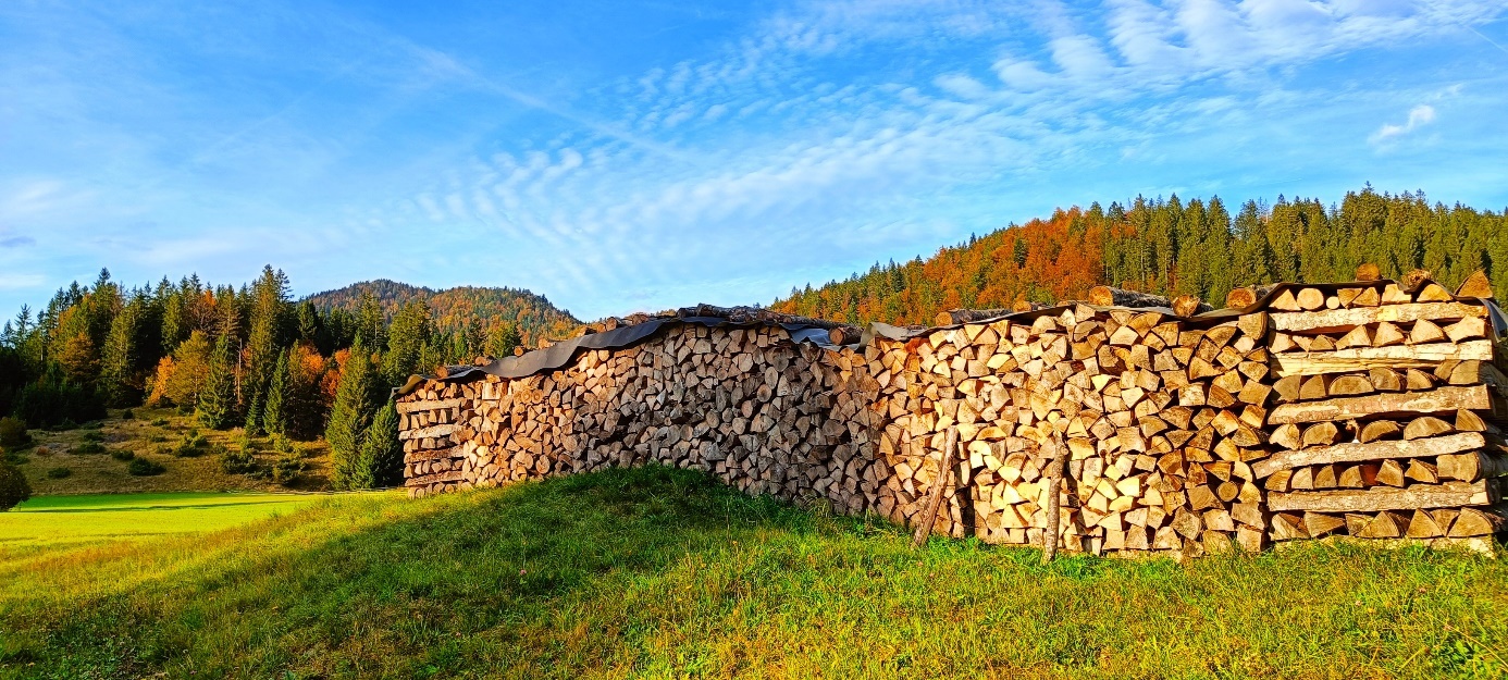 Slika, ki vsebuje besede na prostem, trava, nebo, pokrajina

Opis je samodejno ustvarjen