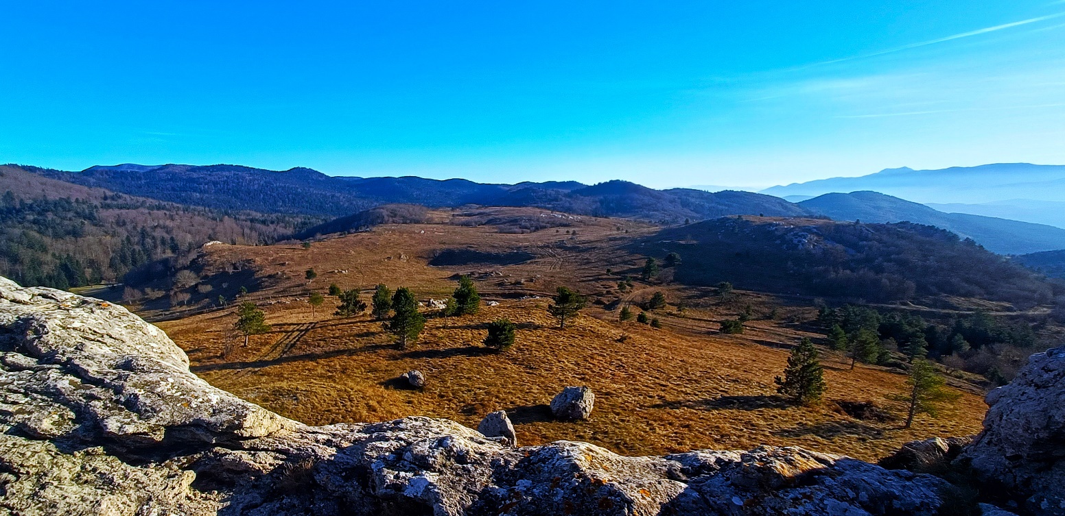 Slika, ki vsebuje besede na prostem, nebo, narava, pokrajina

Opis je samodejno ustvarjen